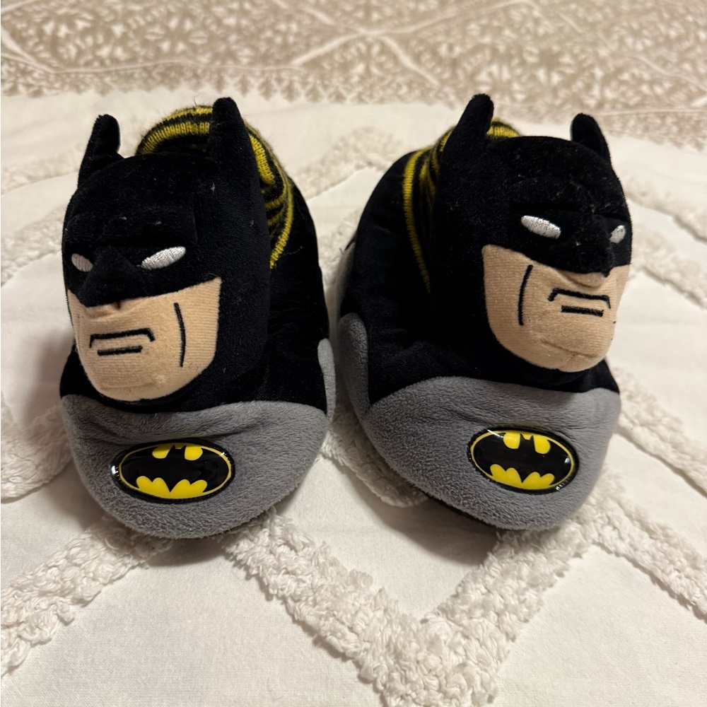 Batman Plush Slippers Size Toddler 9 /10 in good condition